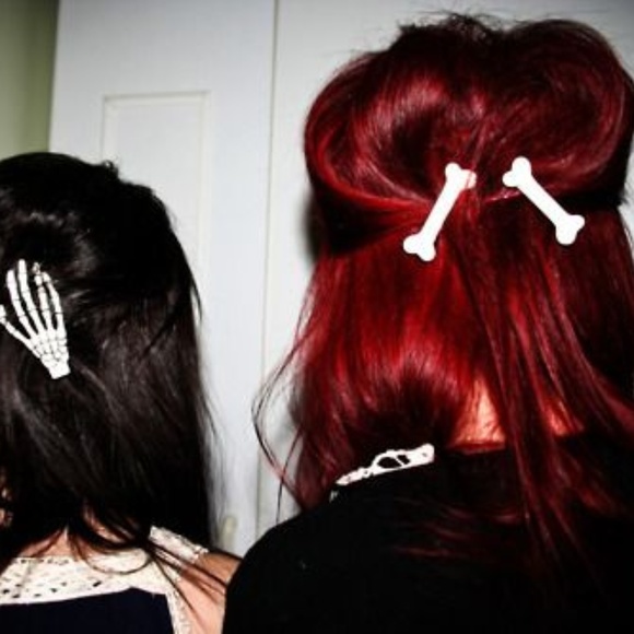 Pair of White Bone Hair Clips - Picture 2 of 6